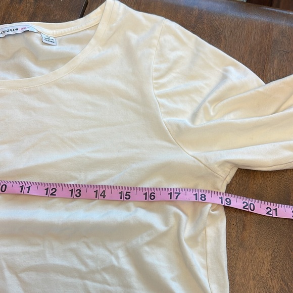 ☃️Isaac Mizrshi oversized 3/4 sleeves soft cream top - Picture 8 of 11